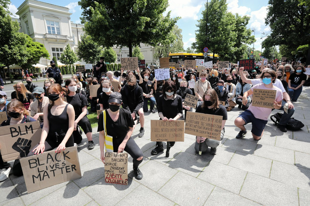 Protest "Black Lives Matter" przed ambasadą USA w Warszawie