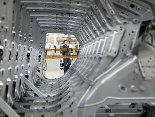 Polski przemysł może przestać się rozwijać. Powód? Brak specjalistów [RAPORT]