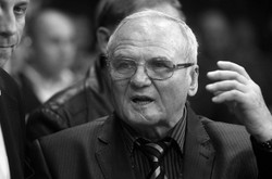 Jerzy Kulej w piątek spocznie na Powązkach