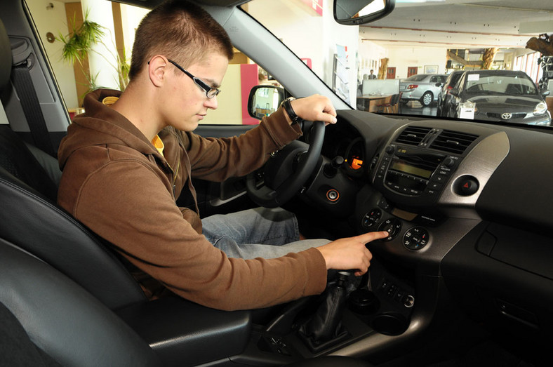 Wielki Test Salonów CZ. II - Toyota, Ford i VW najlepsi