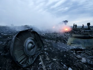 Szczątki zestrzelonego malezyjskiego samolotu Boeing 777