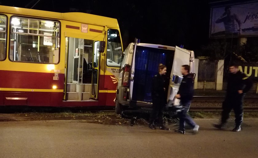 Radiowóz zderzył się z tramwajem. Wypadek na Kilińskiego