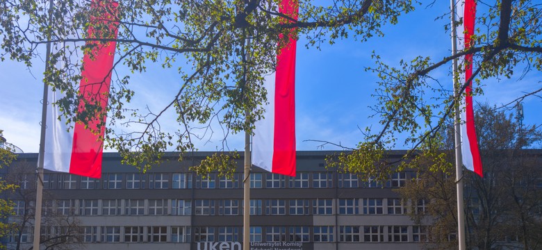 Rektor uczelni odwołany po fali oskarżeń. Politycy PiS protestują