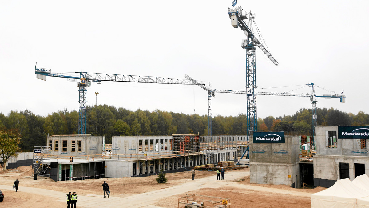 Z powodu kolejnych opóźnień na budowie kampusu Uniwersytetu w Białymstoku, prawdopodobnie zajęcia w nowych budynkach rozpoczną się dopiero od przyszłego roku akademickiego - poinformowała uczelnia.