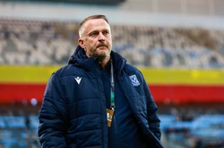 John van den Brom: Lech w Europie atakuje i broni całym zespołem