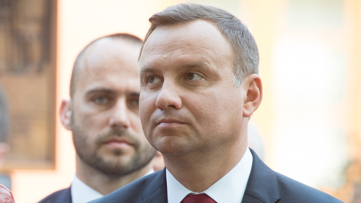 Prezydent Andrzej Duda powołał w skład Krajowej Rady Radiofonii i Telewizji Janusza Kaweckiego i Andrzeja Sabatowskiego – wynika z informacji dziennikarzy uzyskanych we wtorek w Kancelarii Prezydenta RP.