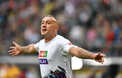 Był reprezentant Polski skarży się, że we Francji potraktowano go jak śmiecia