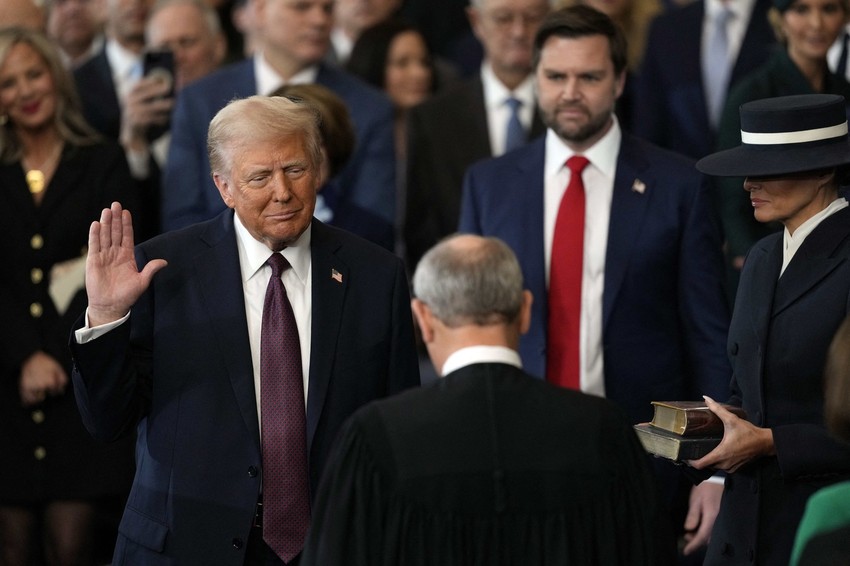 Donald Tramp polaže zakletvu na inauguraciji