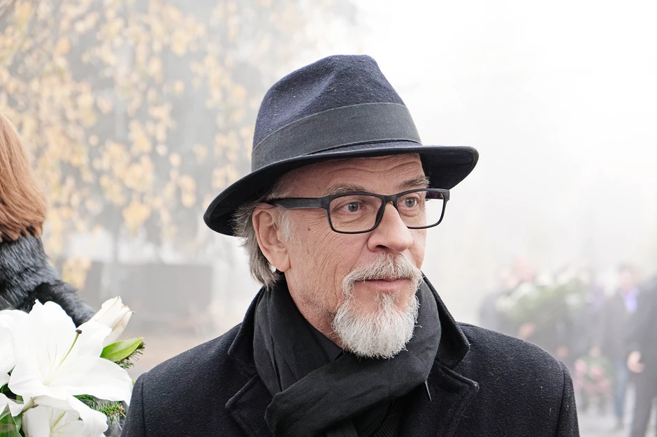 Državni službenik, Laušević