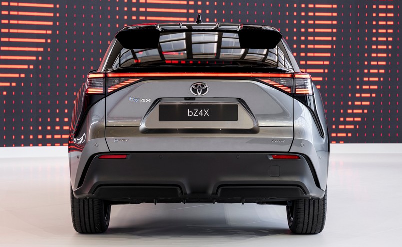 Nowa Toyota bZ4X AWD