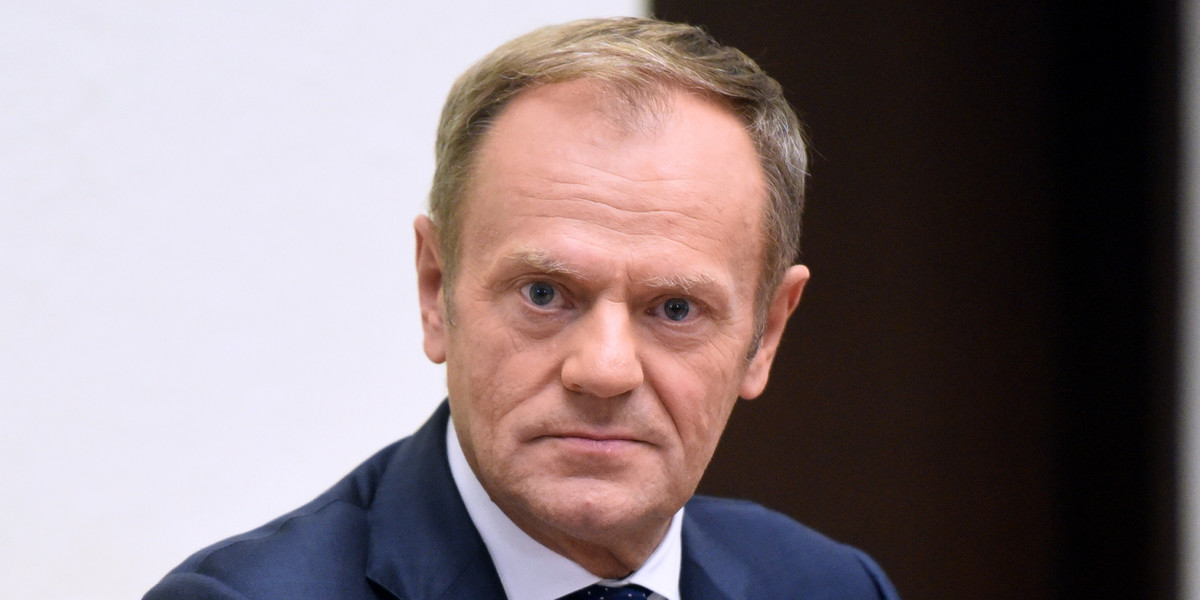 Donald Tusk nie wierzy, że Jacek Sasin dobrze pokieruje projektem powojennej odbudowy Ukrainy.