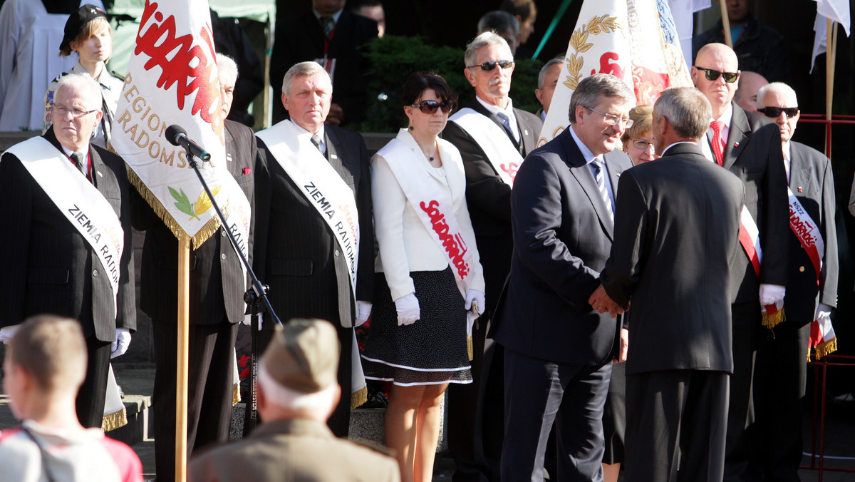 Nowe odznaczenie państwowe - Krzyże Wolności i Solidarności - wręczył w Radomiu prezydent Bronisław Komorowski. Otrzymali je z okazji 35. rocznicy Czerwca '76 działacze opozycji i uczestnicy tych wydarzeń. Łącznie różne odznaczenia otrzymały 24 osoby.