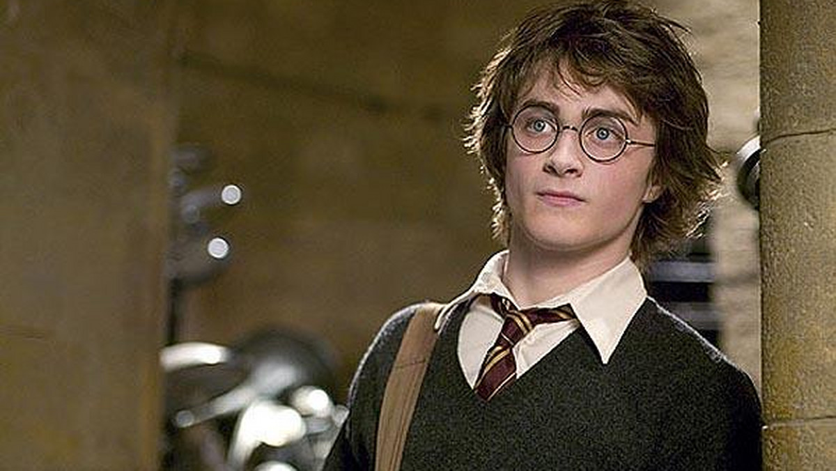 Daniel Radcliffe przez 10 lat nosił okulary wcielając się w postać "Harry'ego Pottera", ale dopiero niedawno wyjawił, że początkowo wywołały one u niego bardzo silną reakcję alergiczną.