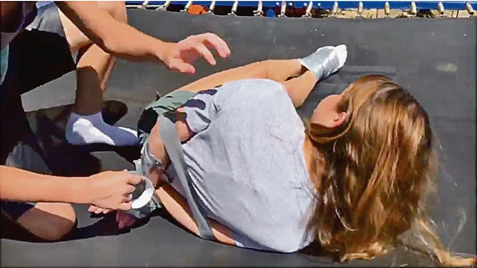 Među tinejdžerima je popularan i izazov vezivanja smrt-trakom