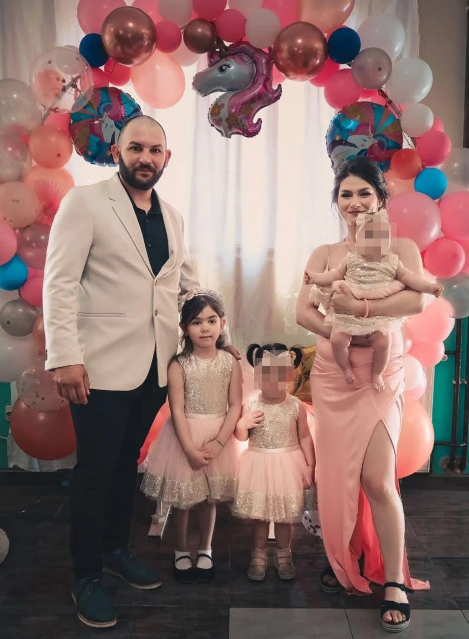 Miljana sa ćerkama i suprugom Markom