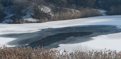 Groza! Pod dziećmi załamał się lód!