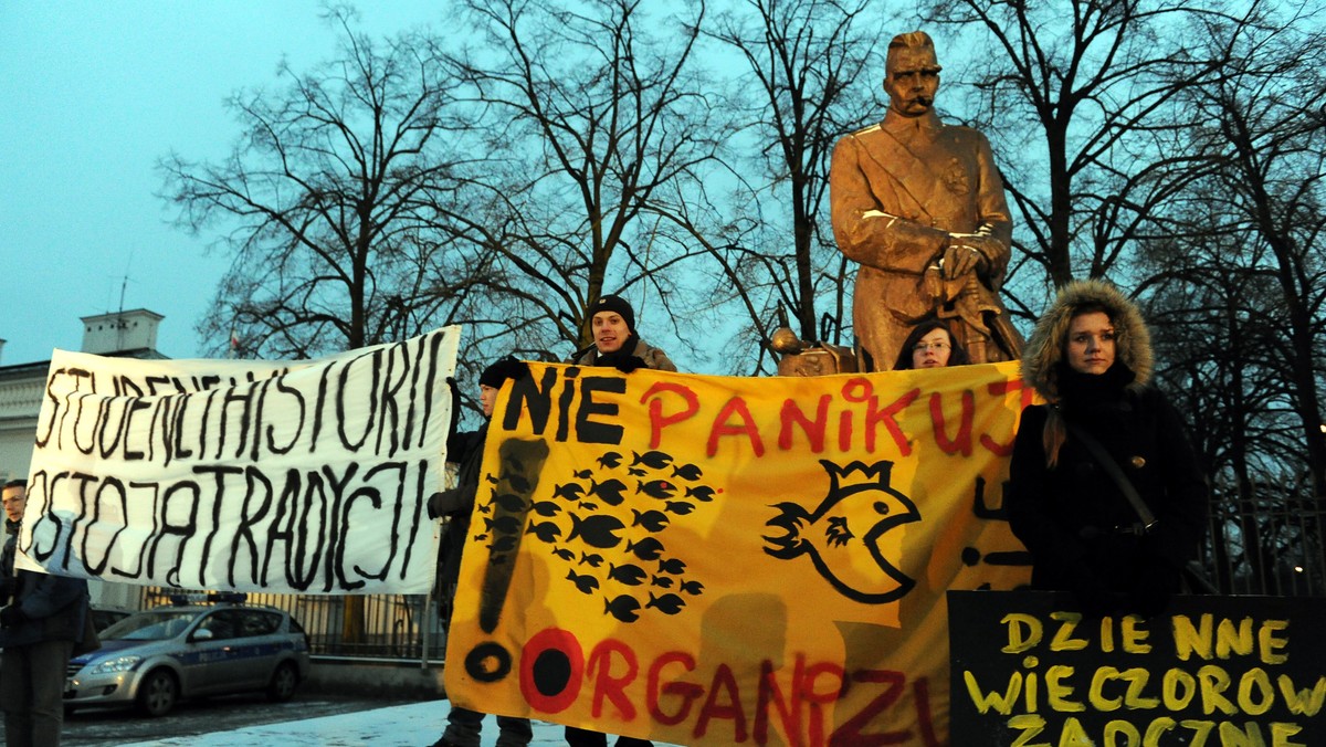 WARSZAWA PIKIETA STUDENTÓW PRZED BELWEDEREM