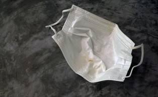 25 tys. euro za brak maseczki. Taką karę można dostać w Duesseldorfie