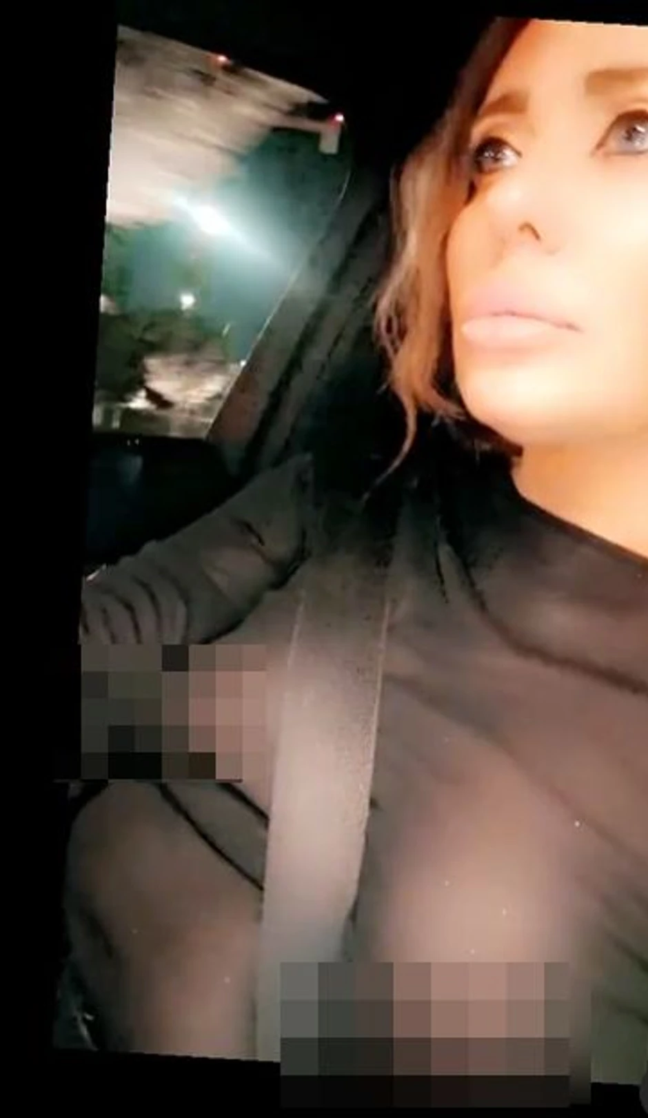 Ana Nikolić pokazala grudi