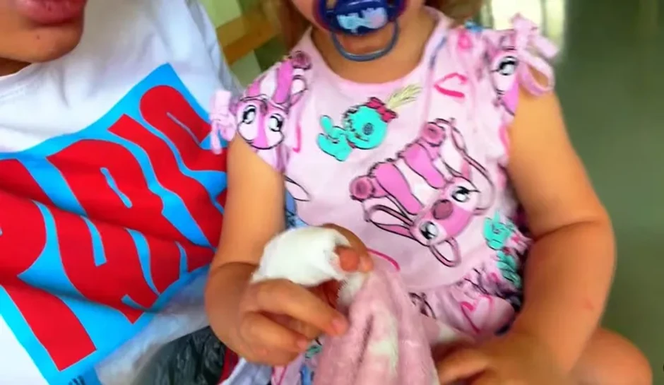 Luna Đogani sa ćerkom završila u bolnici: "Inficirana joj je ruka"
