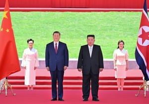 Si Đinping i Kim Džong Un u Pjongjangu 8. juna