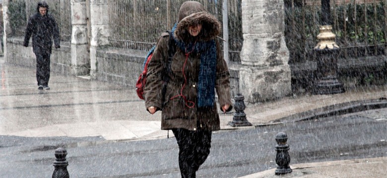 Zachmurzenie i opady deszczu ze śniegiem. Prognoza na piątek i sobotę