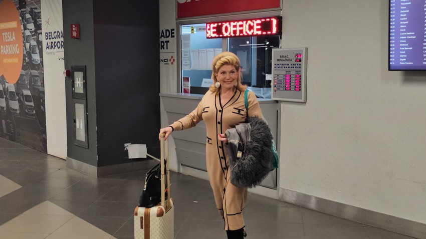 Suzana doletela iz Atine 