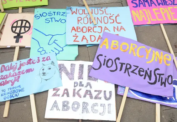 Chcesz dokonać aborcji? "Podpowiadamy skąd i jakie leki można zamówić, pomagamy w ich sfinansowaniu"