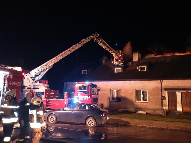 Pożar w Piątku. Materiały straży pożarnej