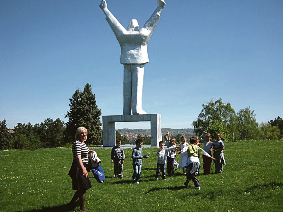 Spomenik u Valjevu, simbol grada, više puta je bio oskrnavljen