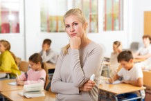 Wynagrodzenie za godziny ponadwymiarowe. Prezydent podpisał nowelizację Karty nauczyciela