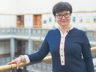 <p>dr hab. Agnieszka Chłoń-Domińczak dyrektor Instytutu Statystyki i Demografii Szkoły Głównej Handlowej w Warszawie, członkini Komitetu Nauk Demograficznych Polskiej Akademii Nauk, prorektor ds. nauki, uczestniczy w pracach High Level Group for the Future of the Welfare States in Europe, doradzającej Komisji Europejskiej</p>