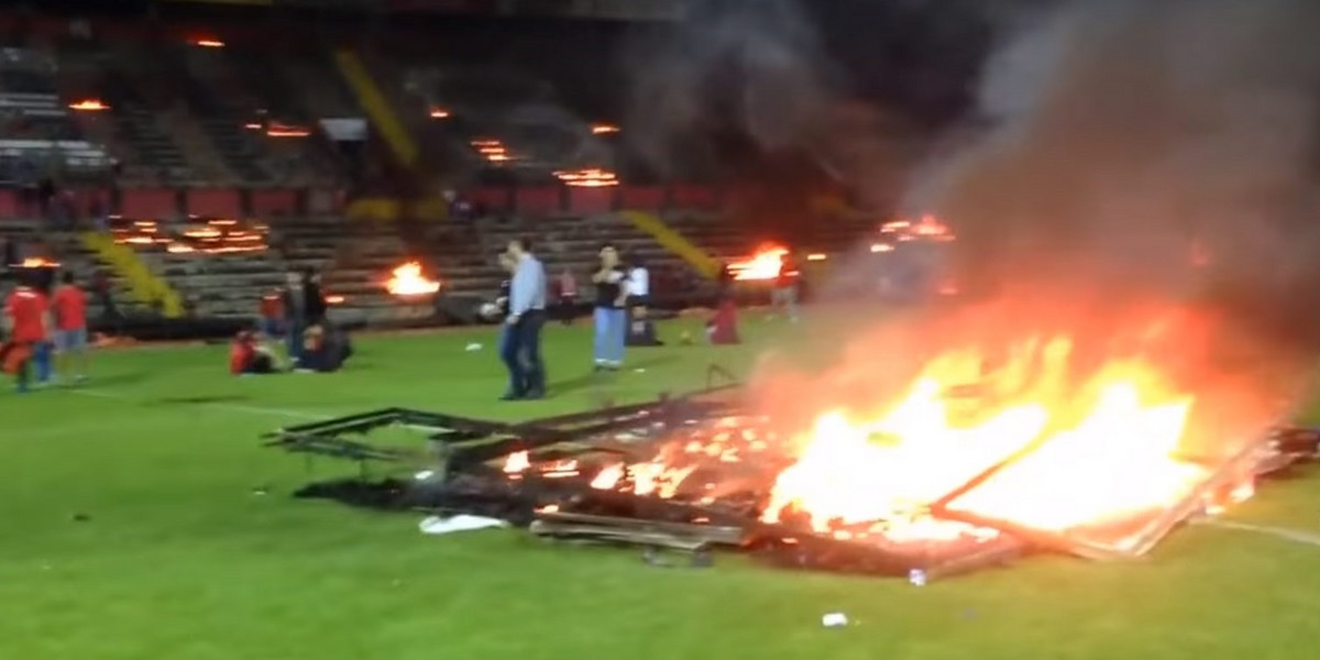 Eskisehirspor przegrał, a kibice podpalili stadion!