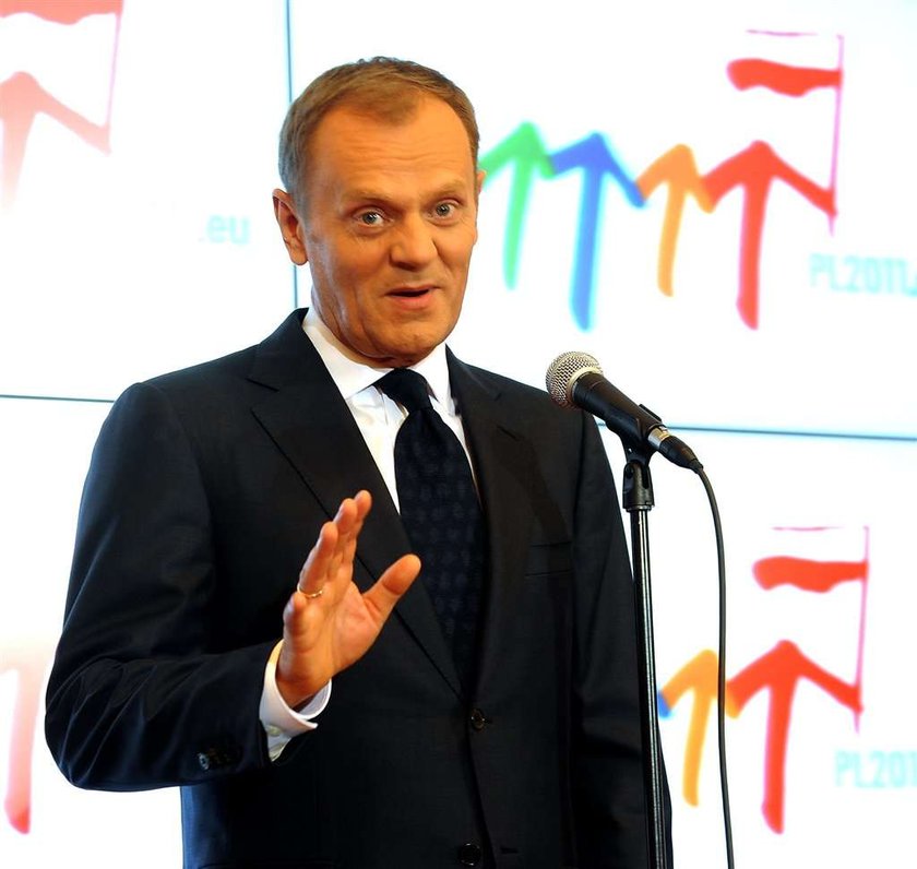 kasia tusk. też nie zapięta na ostatni guzik!