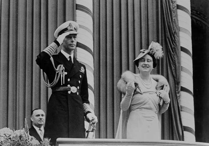 Król Jerzy VI i jego żona Elżbieta na zdjęciu z maja 1939 roku.
