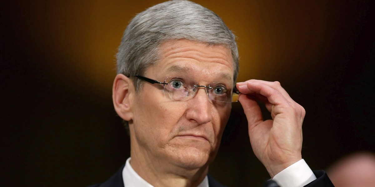 Tim Cook zapewnia, że spowalnianie iPhone'ów nie ma sprawić, by klienci wymieniali je na nowsze modele