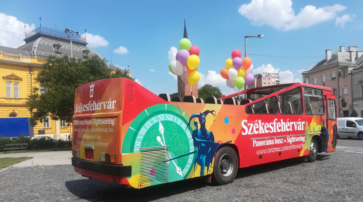 Egy régi Ikarus busz átalakításának köszönhető a Panoráma busz