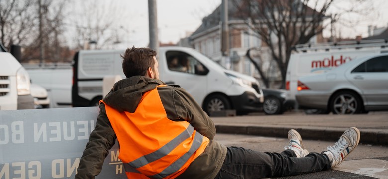 Aktywista Ostatniego Pokolenia usłyszał wyrok. Został skazany za przerwanie meczu w Gdańsku