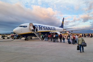 Więcej lotów z polskich lotnisk? Ryanair negocjuje i luzuje zasady bagażowe