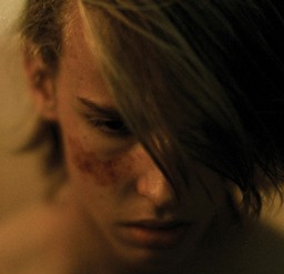 „Violet”, czyli odarcie z młodzieńczych złudzeń