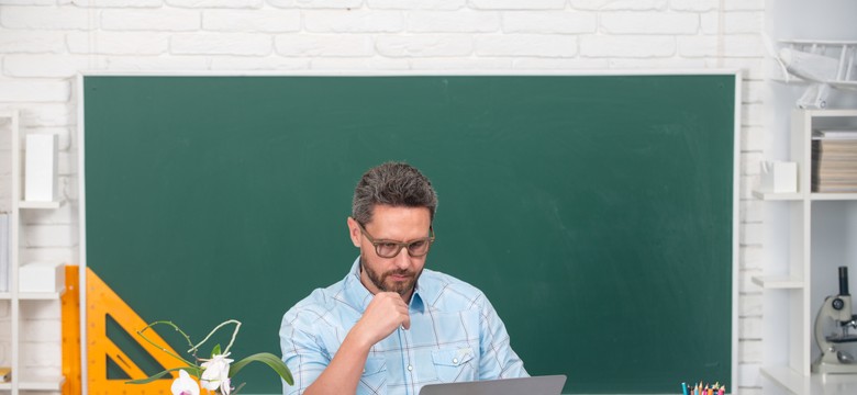 Nowe laptopy dla nauczycieli i uczniów już w roku szkolnym 2026/2027. Znamy plany rządu