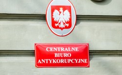 CBA prześwietla luksusowe ferrari california, którym jeździł wiceprezes PZU