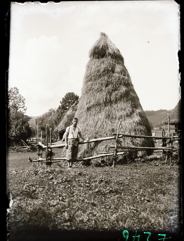 Kopa siana, Dołżyca koło Cisnej, pow. Lesko, sierpień 1935