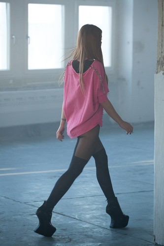 Honey na planie klipu do 'Lalalove'