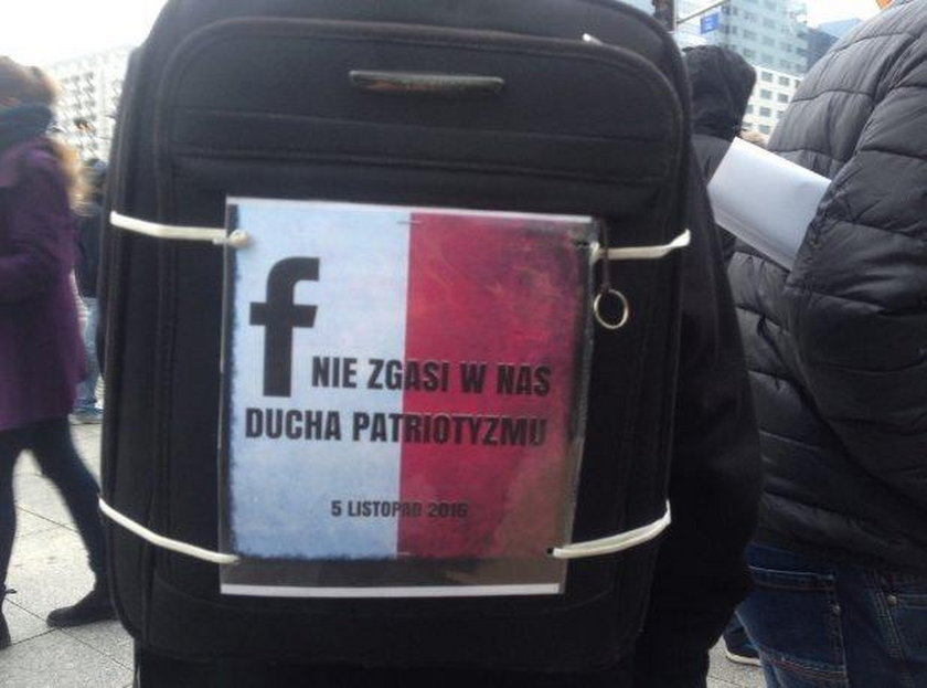 Demonstracja "STOP Cenzurze" narodowców pod siedzibą Facebooka 