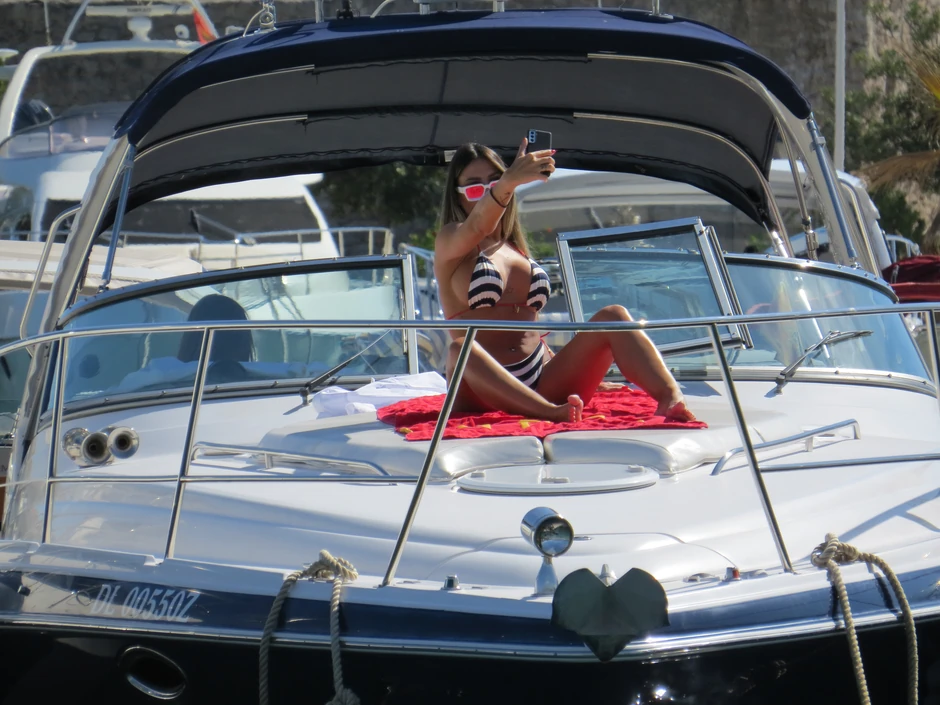 Sandra Afrika pokazala obline