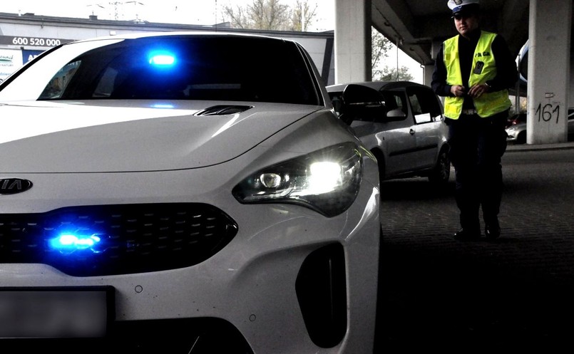 Kia Stinger - nieoznakowany radiowóz śląskiej policji