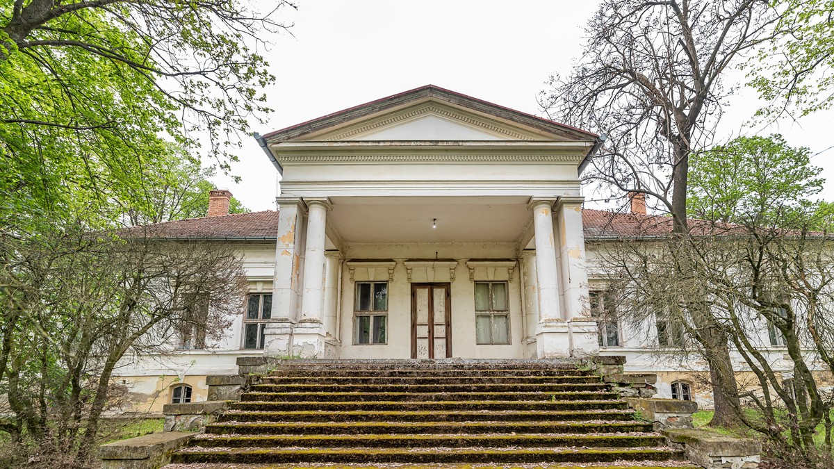 Sokolac-dvorac porodice Dunđerski