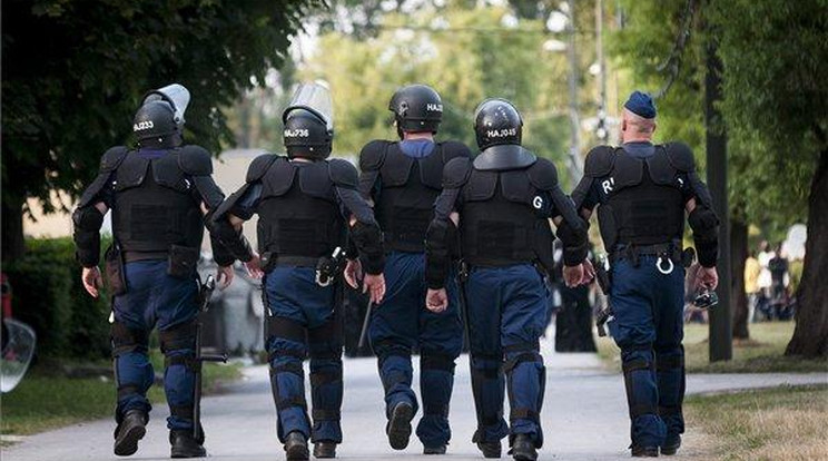 Új kollégákkal bővült a Készenléti Rendőrség / Fotó: MTI/Czeglédi Zsolt)