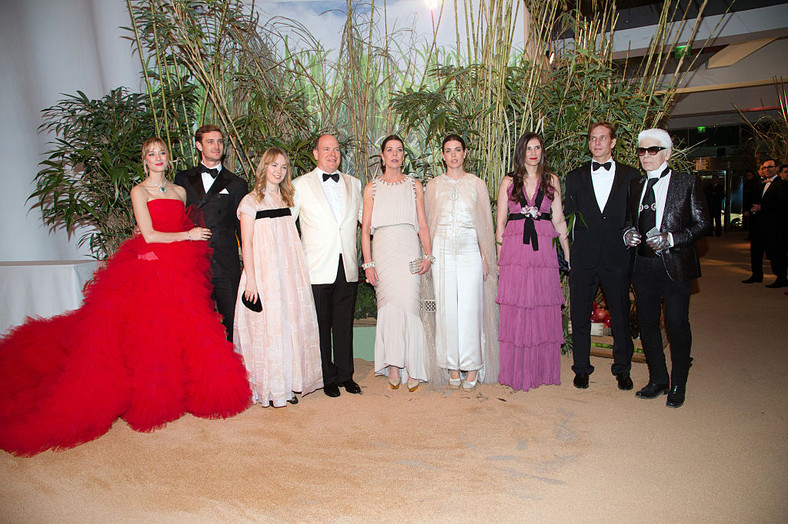 Rodzina Grimaldich i Karl Lagerfeld na 62. Balu Róży w 2016 roku